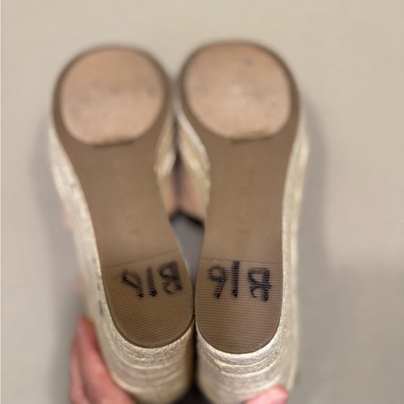 Nine West Tan Wedge Sandals - Picture 6 of 6